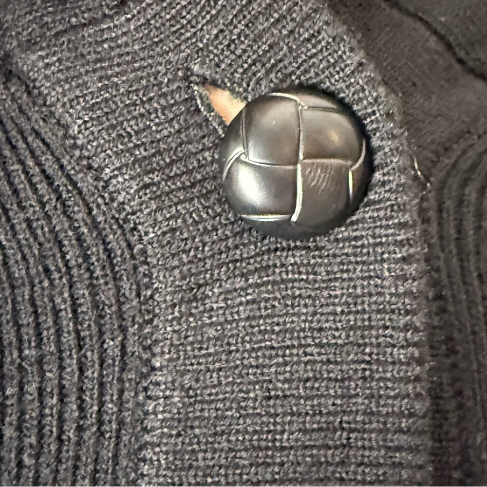 Patricia Nash Women's Hooded and Buttoned Front Cape One Size - Picture 12 of 13